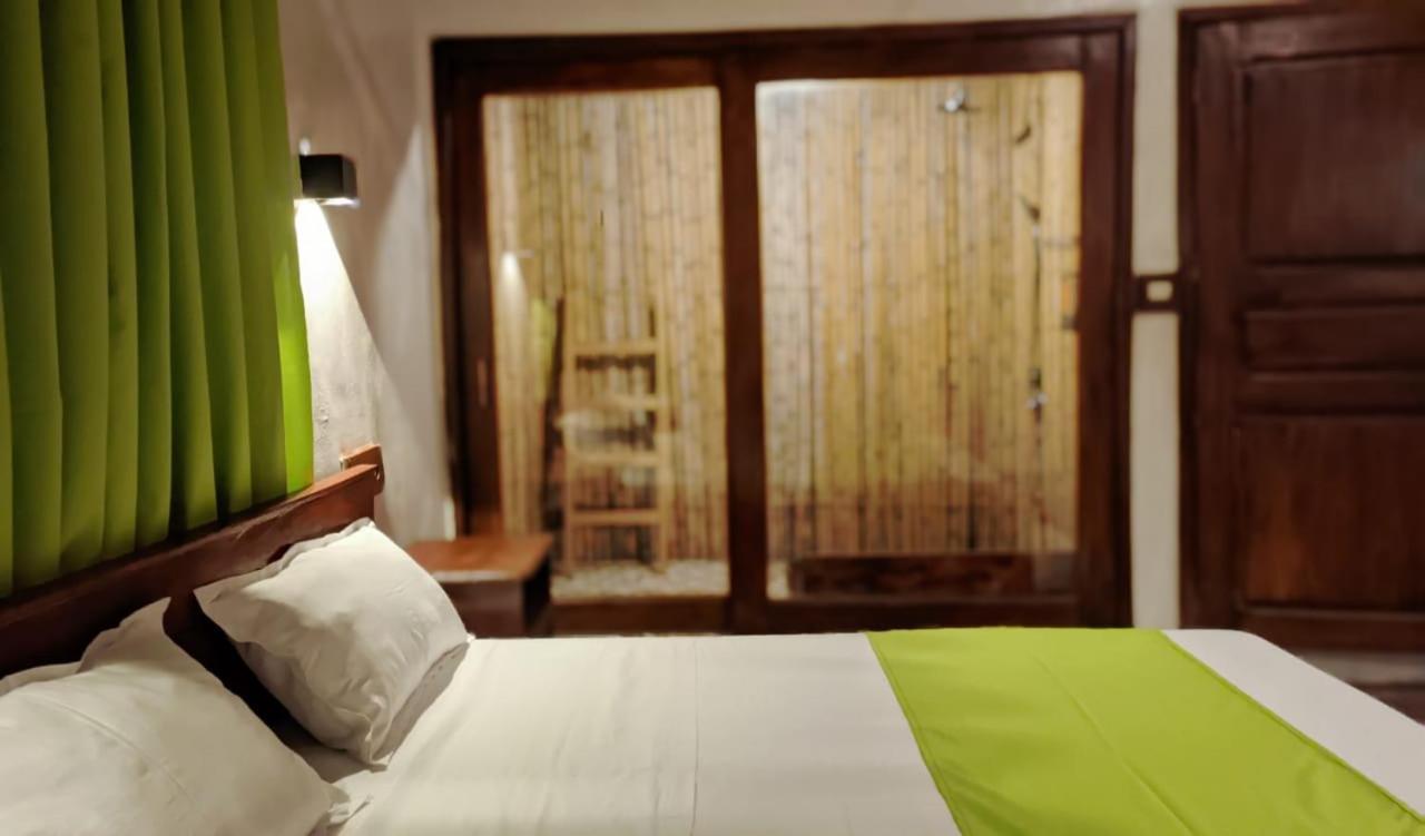 מאהאג'נגה Ampazony Oasis Lodge מראה חיצוני תמונה