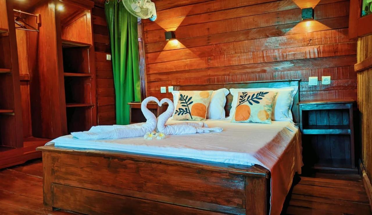 מאהאג'נגה Ampazony Oasis Lodge מראה חיצוני תמונה