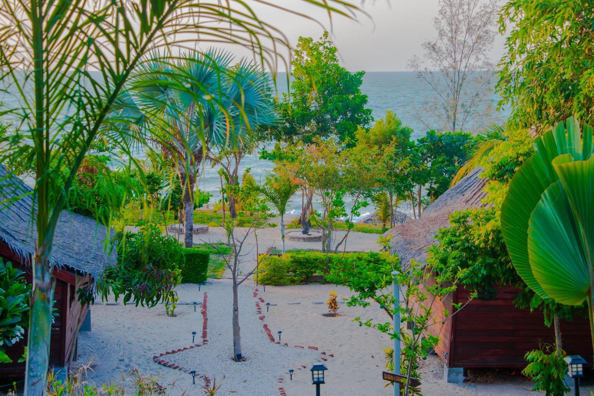 מאהאג'נגה Ampazony Oasis Lodge מראה חיצוני תמונה
