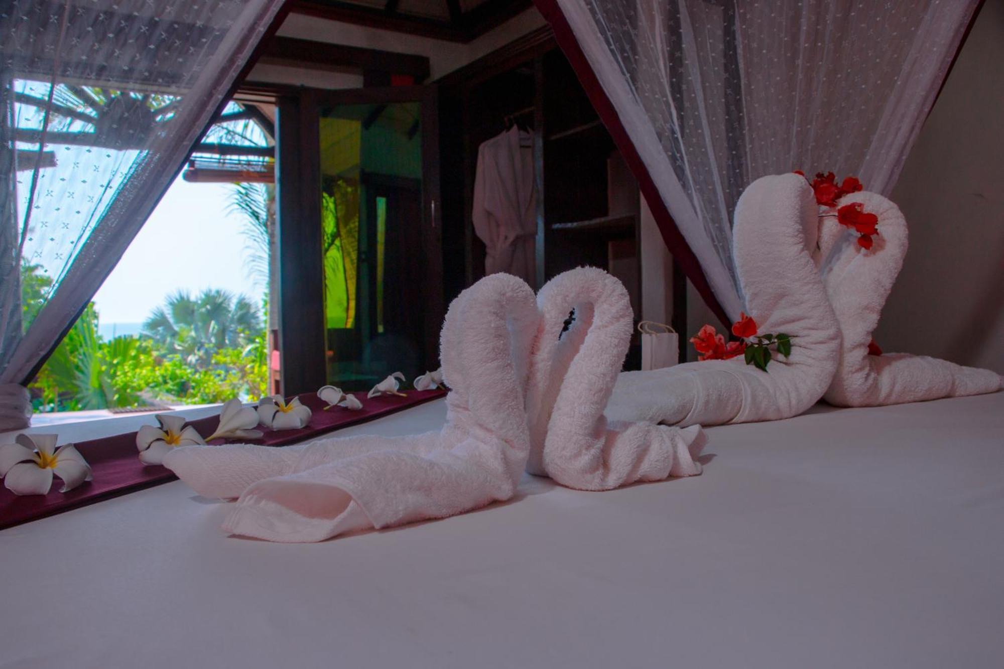 מאהאג'נגה Ampazony Oasis Lodge מראה חיצוני תמונה