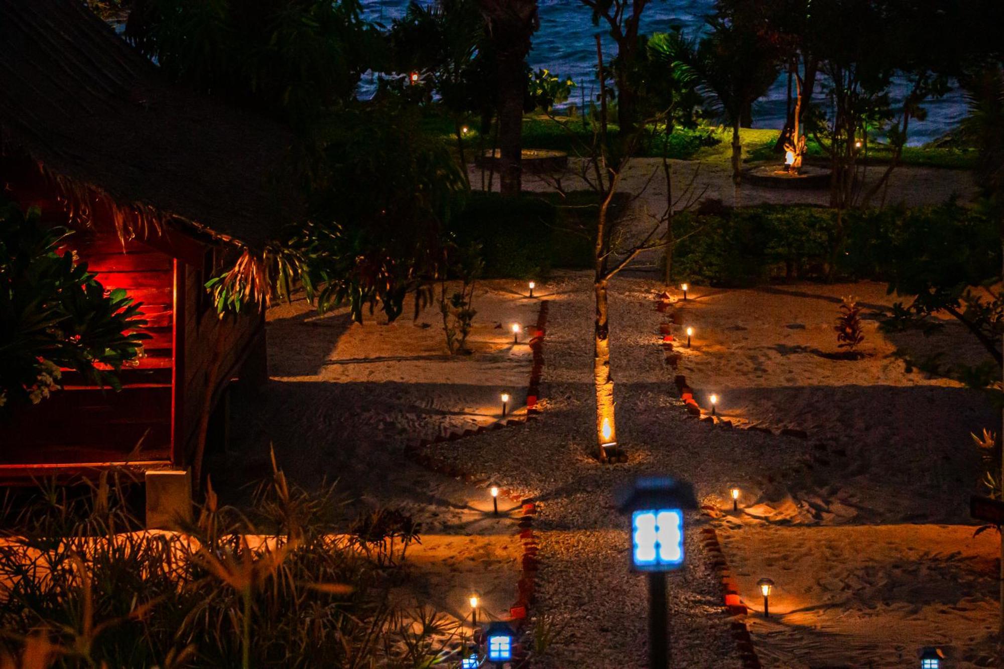 מאהאג'נגה Ampazony Oasis Lodge מראה חיצוני תמונה