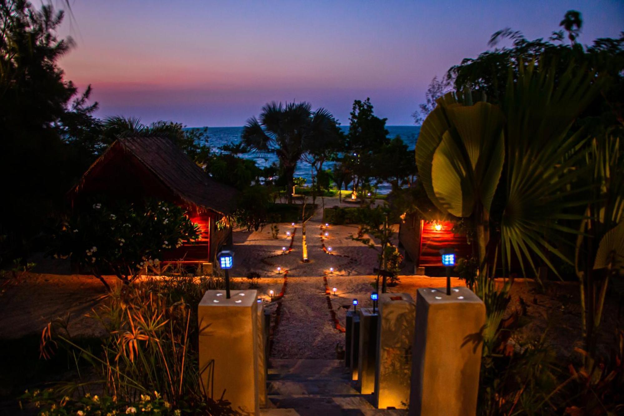 מאהאג'נגה Ampazony Oasis Lodge מראה חיצוני תמונה