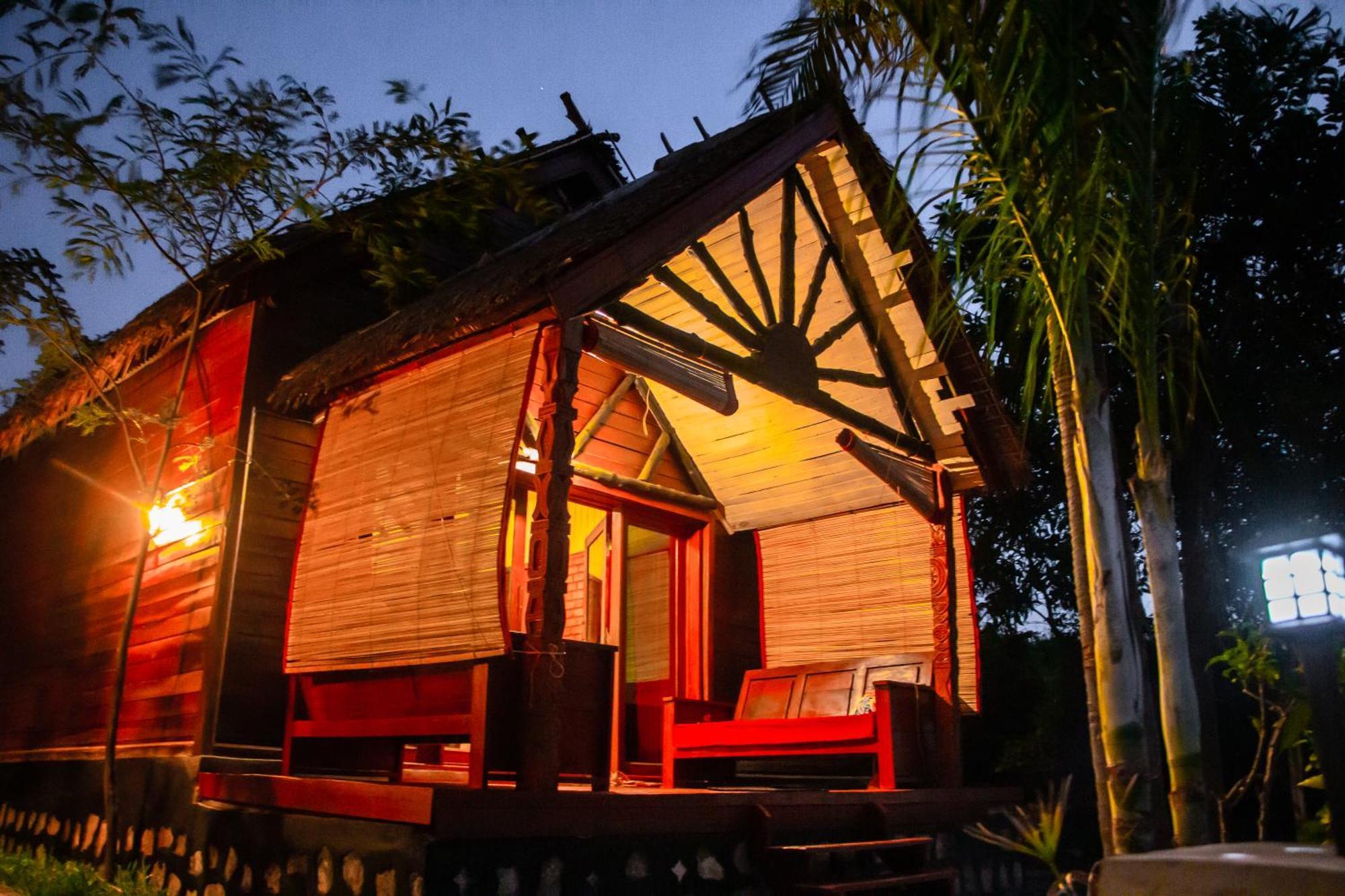 מאהאג'נגה Ampazony Oasis Lodge מראה חיצוני תמונה