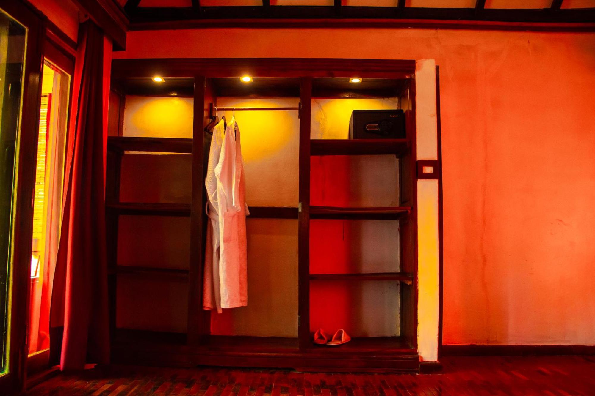 מאהאג'נגה Ampazony Oasis Lodge מראה חיצוני תמונה