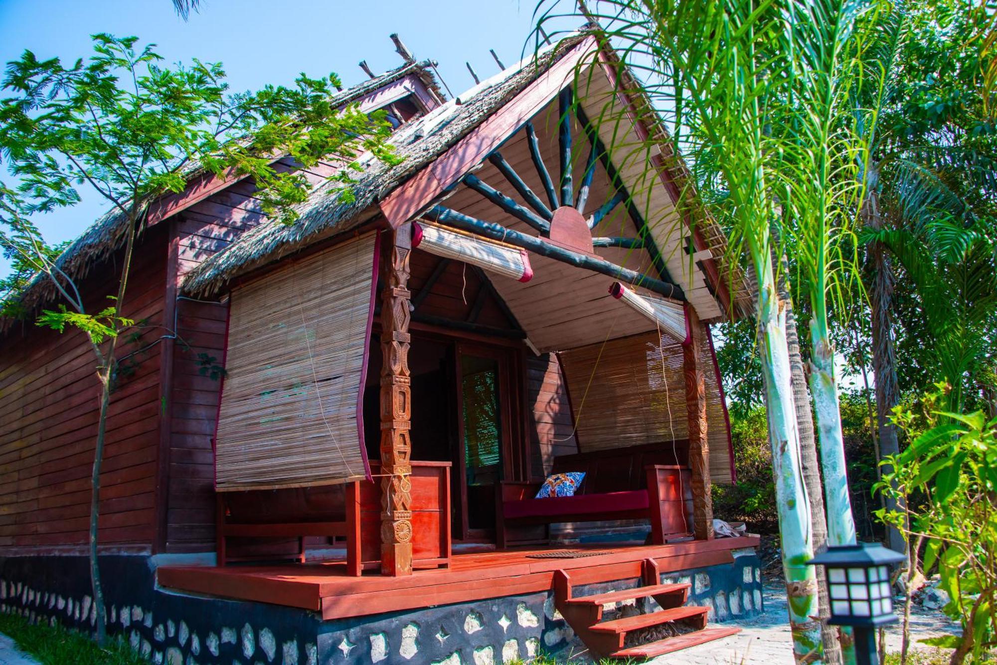 מאהאג'נגה Ampazony Oasis Lodge מראה חיצוני תמונה