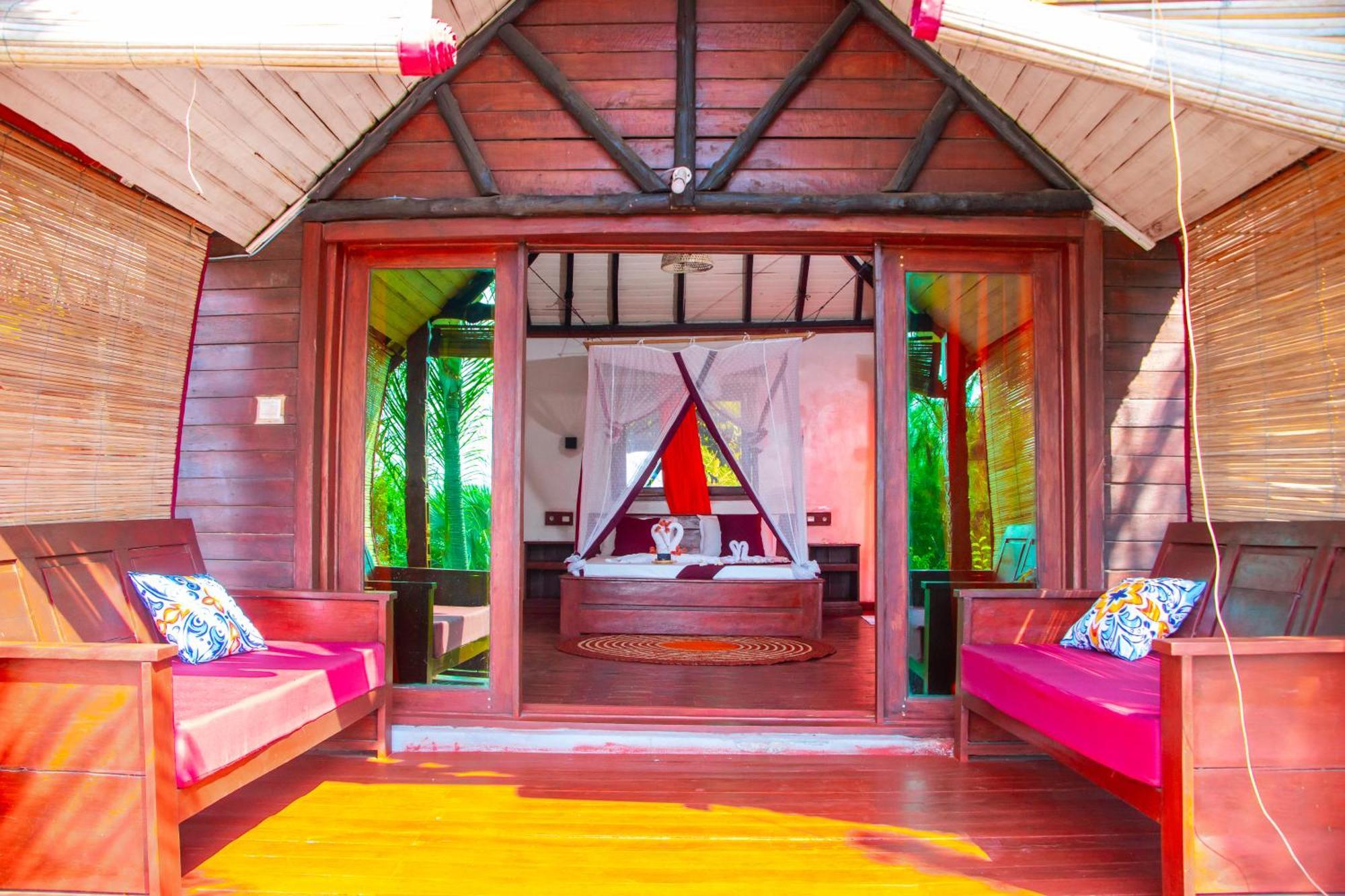 מאהאג'נגה Ampazony Oasis Lodge מראה חיצוני תמונה
